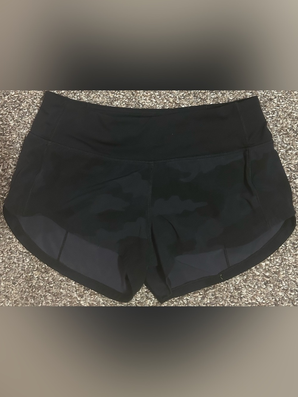 LULULEMON 2 Women’s Camo Performance Running Shorts With Zipper Pocket symbol - Picture 1 of 8